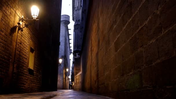 Található a gótikus negyedben Barcelona, éjjel, dolly - Felvétel, videó