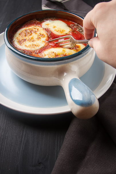 Home Parmigiana di melanzane with ripe tomato, white mozzarella  - Foto, Imagen