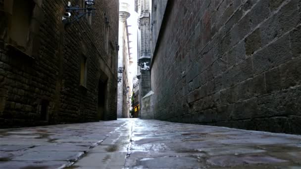 Empty street in the Gothic quarter of Barcelona, dolly - Footage, Video
