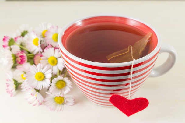 Kamomilla teetä tuoreita kukkia kukkakimppu
 - Valokuva, kuva
