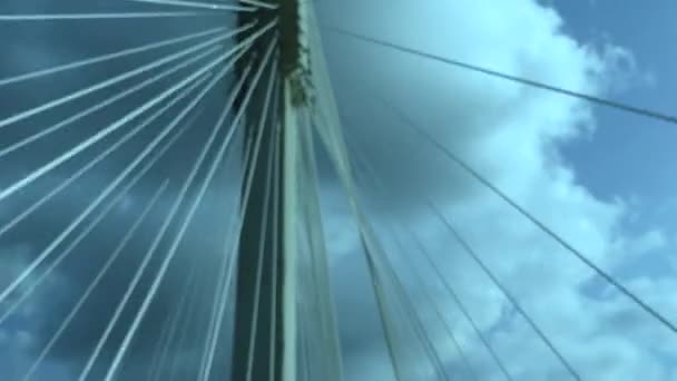 Koncepcja inspiracji, jazdy biały most - Materiał filmowy, wideo