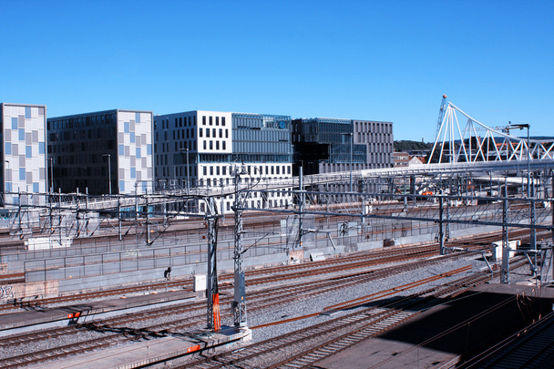 Oslo näkymä rautatieasemalle ja moderneja rakennuksia. Ne ovat joitakin
 - Valokuva, kuva