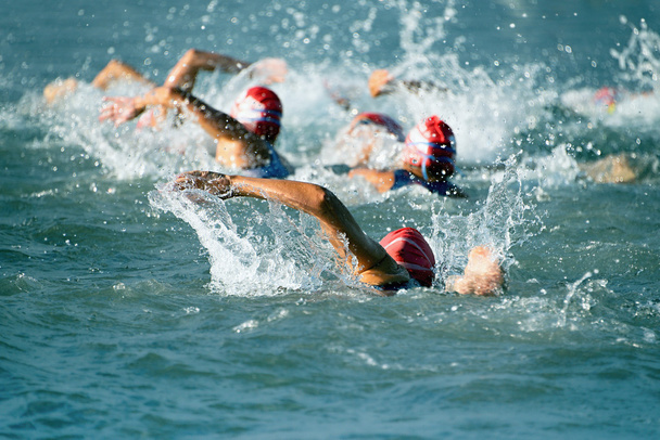 Csoport emberek úszás ruha - Fotó, kép