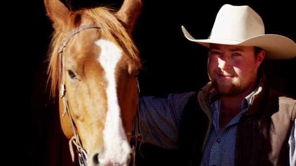 Cowboy ló kötés - Felvétel, videó