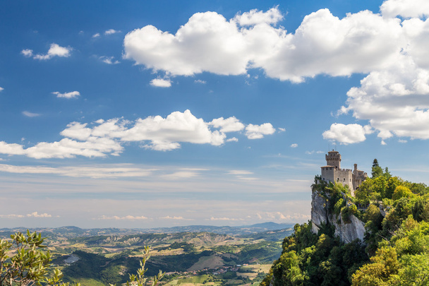 San Marino. Panoramisch uitzicht op de toren - Foto, afbeelding