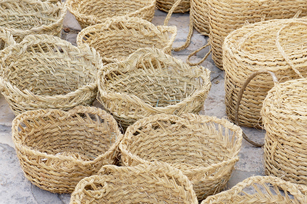 cestas de palha feitas à mão
 - Foto, Imagem