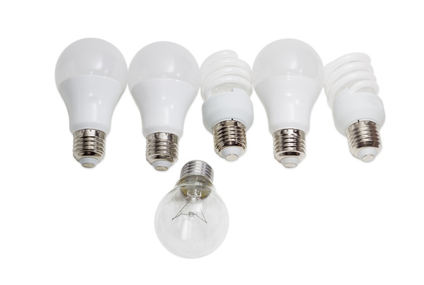 Светодиодная лампа против нескольких современных энергосберегающих электрических
  - Фото, изображение