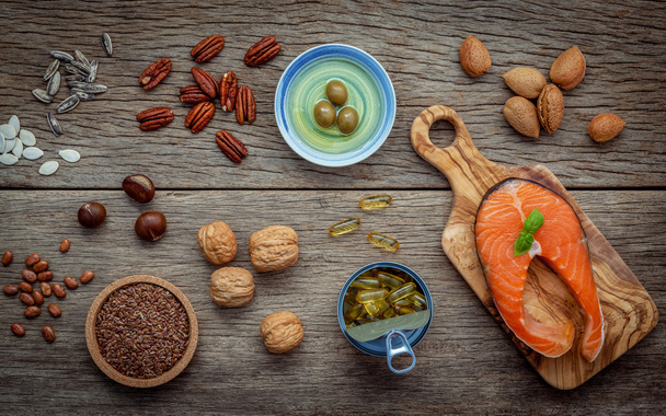 Wybór źródeł żywności omega 3 i tłuszczów nienasyconych. Super fo - Zdjęcie, obraz