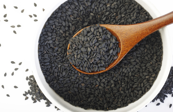 Černá Sezamová semínka v lžíce - Fotografie, Obrázek