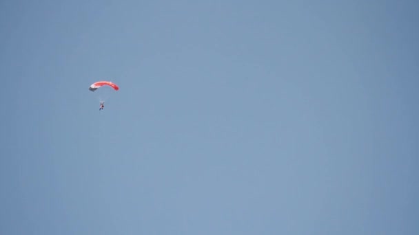 Αλεξίπτωτο άλμα skydiver - Πλάνα, βίντεο