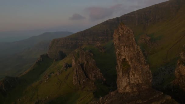  vista al atardecer de Storr Trotternish Ridge
 - Imágenes, Vídeo