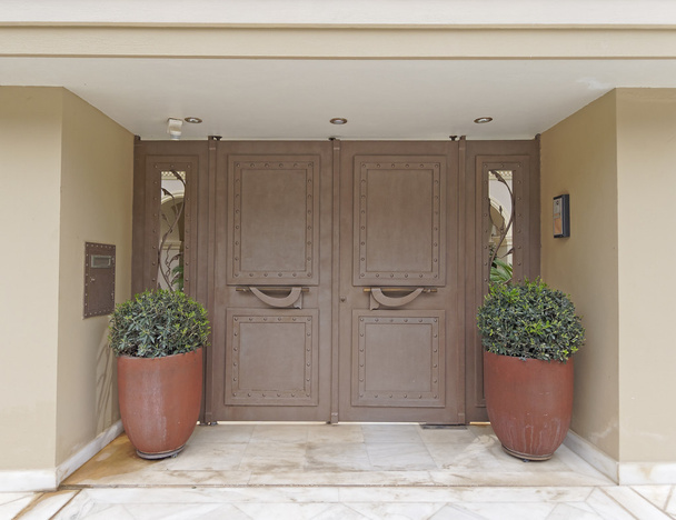 Афины, элегантный современный вход в дом
 - Фото, изображение