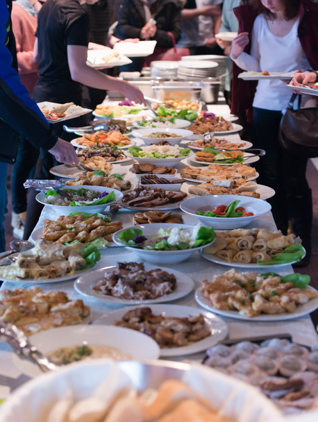 mesa de comida de catering
 - Foto, Imagen