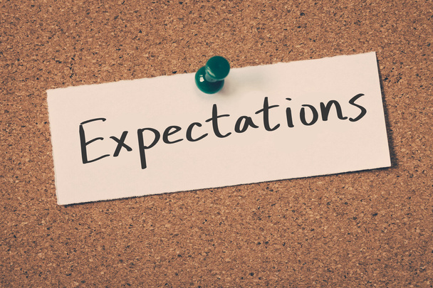 Expectations note pin on the bulletin board - Photo, Image