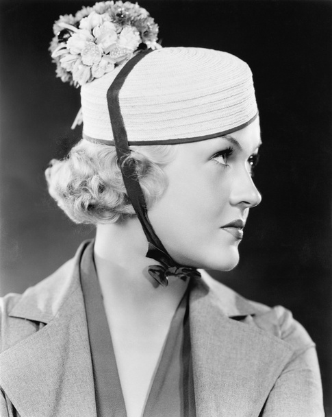 Portrait of a woman with a pillbox hat - Foto, afbeelding
