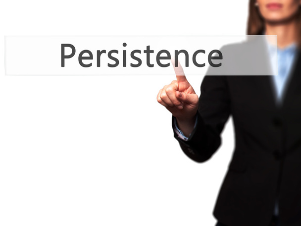 Persistentie-zakenvrouw het indrukken van moderne knoppen op een Virtua - Foto, afbeelding