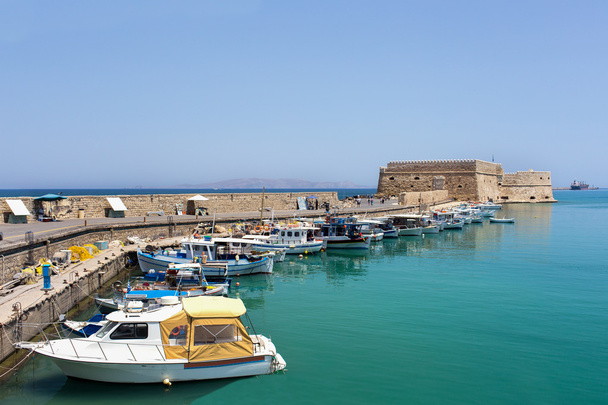 marina with boats in the town - Foto, immagini