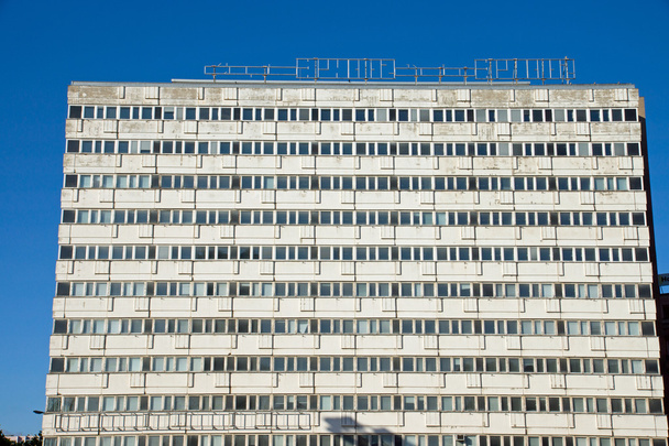 Edifício de apartamentos vazio em Berlim
 - Foto, Imagem