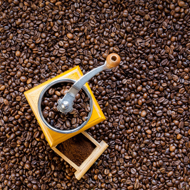 レトロなコーヒー グラインダー - 写真・画像