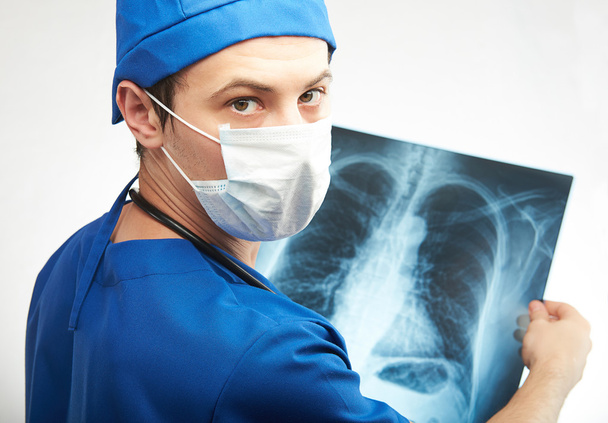 nurse man with x-ray image - Фото, изображение