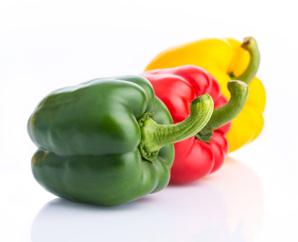 barevné papriky (pepper) izolované na bílém pozadí - Fotografie, Obrázek