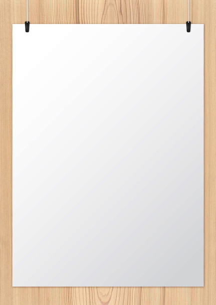 Prikbord aangesloten op houten achtergrond - Foto, afbeelding