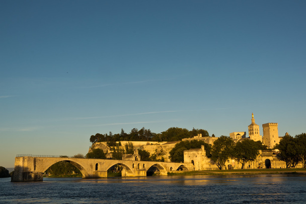 На заході сонця, місті Avignon  - Фото, зображення