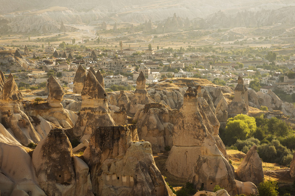 Каппадокія, Туреччина Гйореме. Краєвид з села з видом  - Фото, зображення