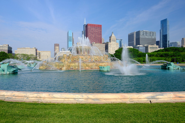 Chicago Skyline y Buckingham Fountain
 - Foto, imagen