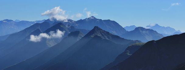 Κορυφές βουνών Bernese Oberland - Φωτογραφία, εικόνα