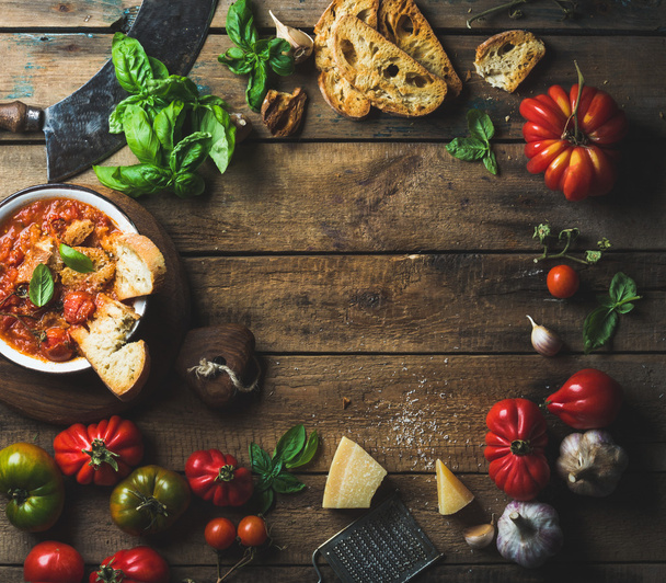 Italian roasted tomato and garlic soup  - Foto, Bild
