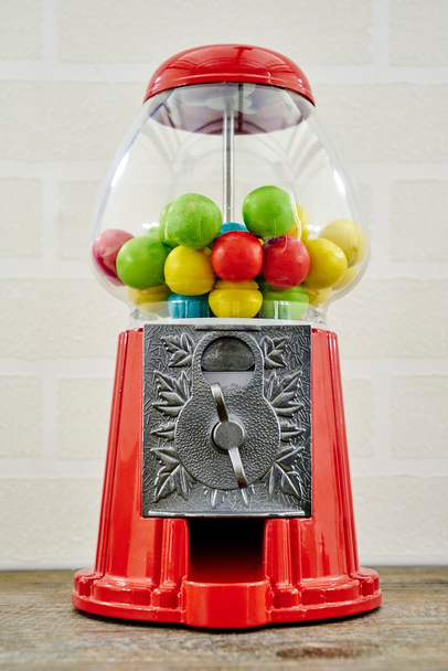 máquina de bola de goma
 - Foto, Imagem