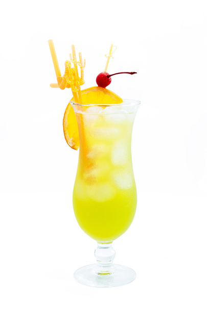 Long drink alcoholic cocktail  - Фото, изображение