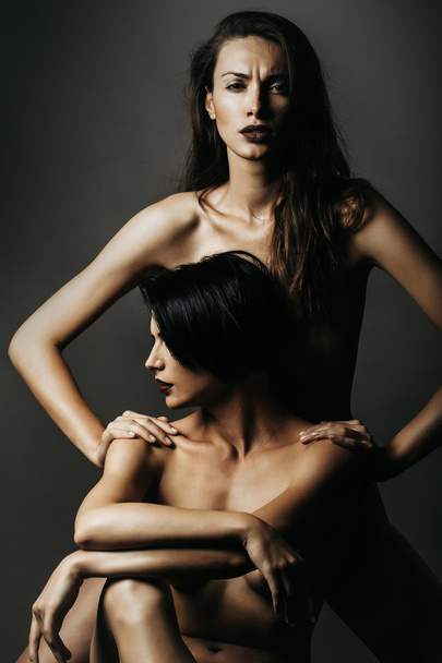 two pretty women with naked body - Zdjęcie, obraz