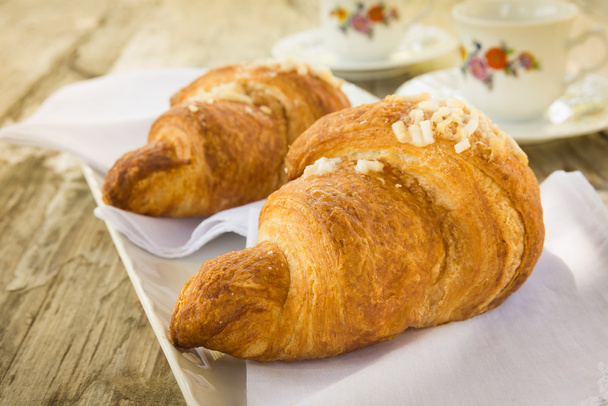 Vers gebakken croissants - Foto, afbeelding