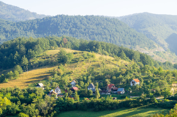セルビアのウェット山麓 - 写真・画像