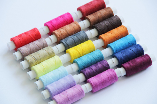 Sewing colored threads - Valokuva, kuva