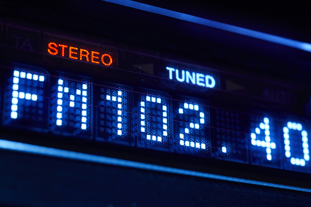 FM-tuner radio display. Stereo digitale frequentie station afgestemd.  - Foto, afbeelding