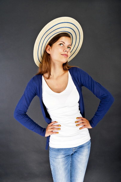 kalapos nő - Fotó, kép