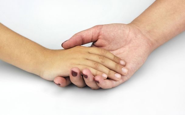 Açık renkli çocuk ve anne ellerde - Fotoğraf, Görsel