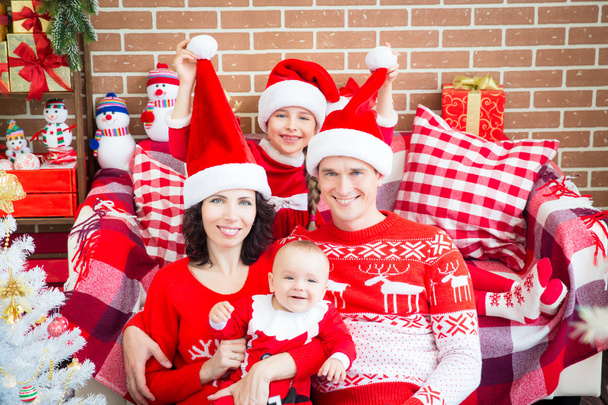 Happy family at Christmas - Valokuva, kuva