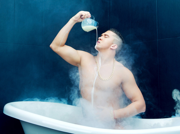 man taking a bath - Zdjęcie, obraz