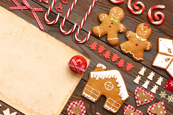 Biscoitos de Natal e decorações
 - Foto, Imagem
