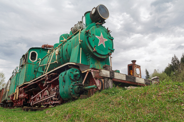 Старі радянські локомотив стоїть на тупиковий шлях. Транспорт - Фото, зображення