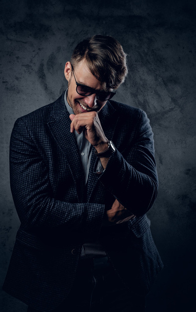 Male in a suit and sunglasses - Fotó, kép