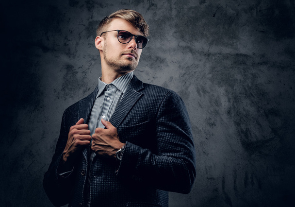 Male in a suit and sunglasses - Photo, Image