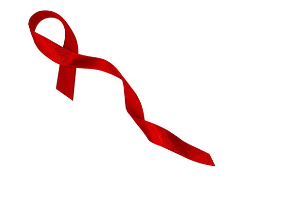 Dünya AIDS günü. 1 Aralık Dünya AIDS günü poster. AIDS Awareness.Red şerit beyaz arka plan üzerinde izole sembolü olarak. - Fotoğraf, Görsel