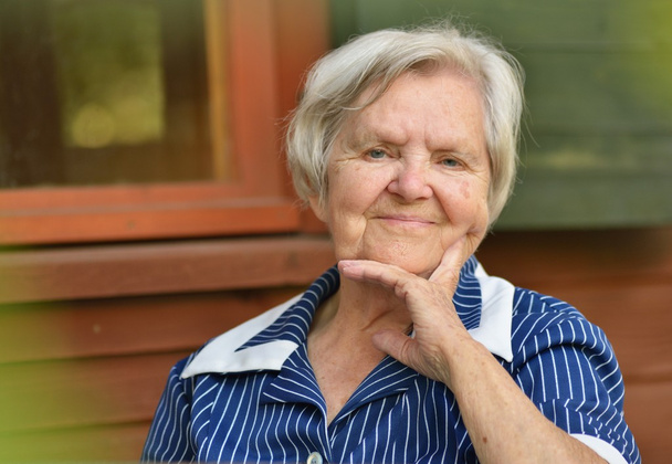 Senior smiling woman - Фото, изображение