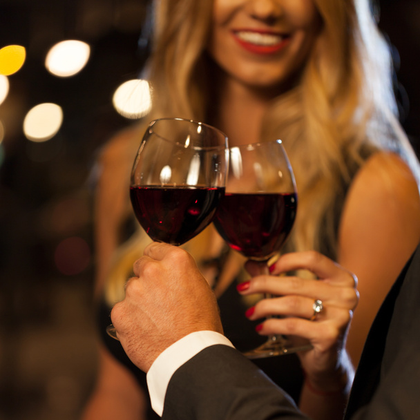 Couple drinking wine after proposal - Fotografie, Obrázek