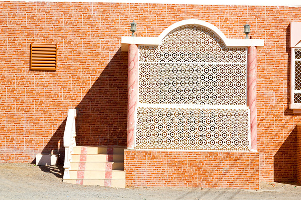 en Oman edificio de ladrillo nueva casa
     - Foto, Imagen